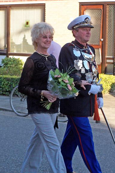 Het Koningspaar voor 2005-2006 tijdens eerste tocht door Dieteren